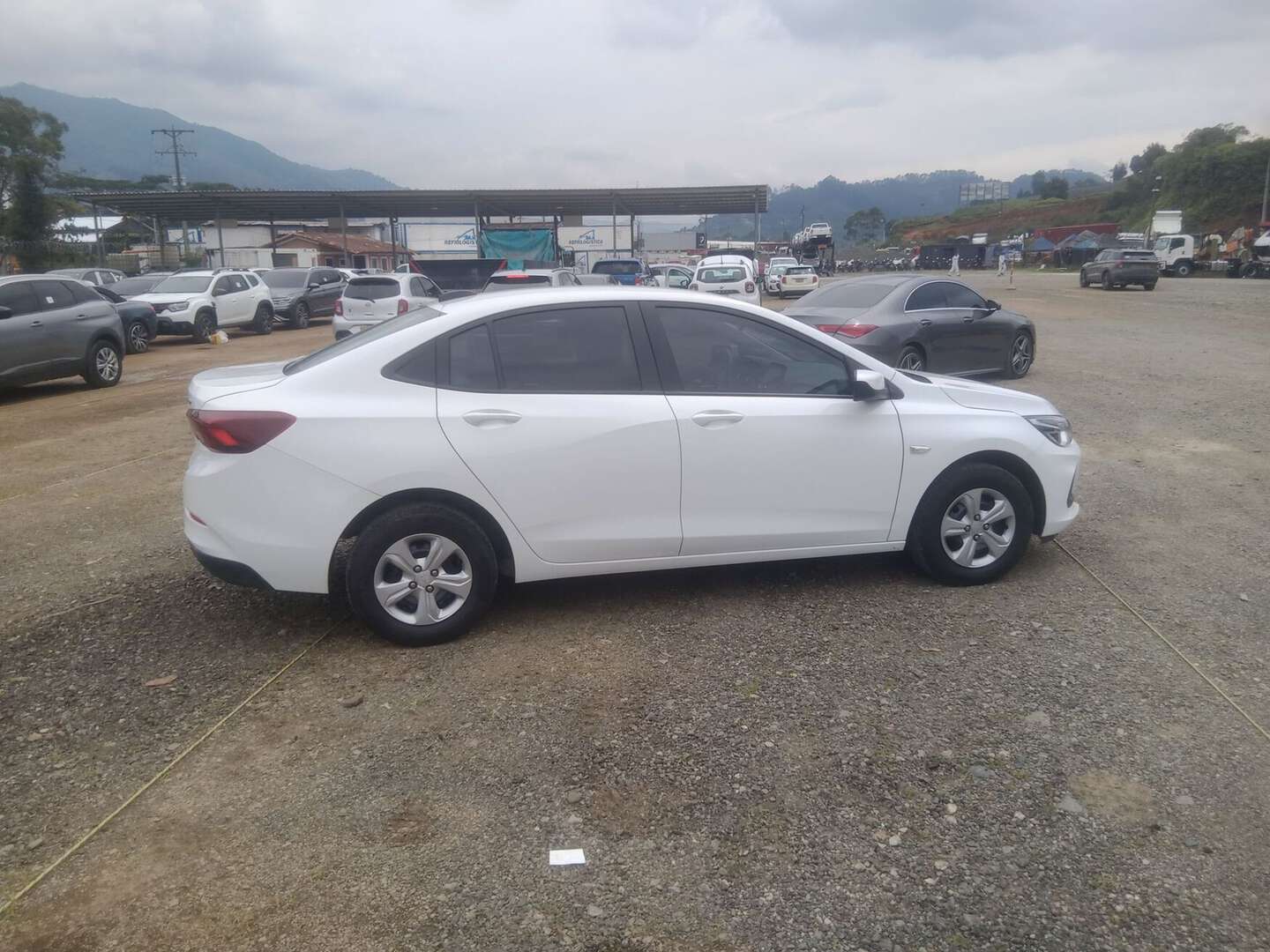 Chevrolet - Onix - 2025
