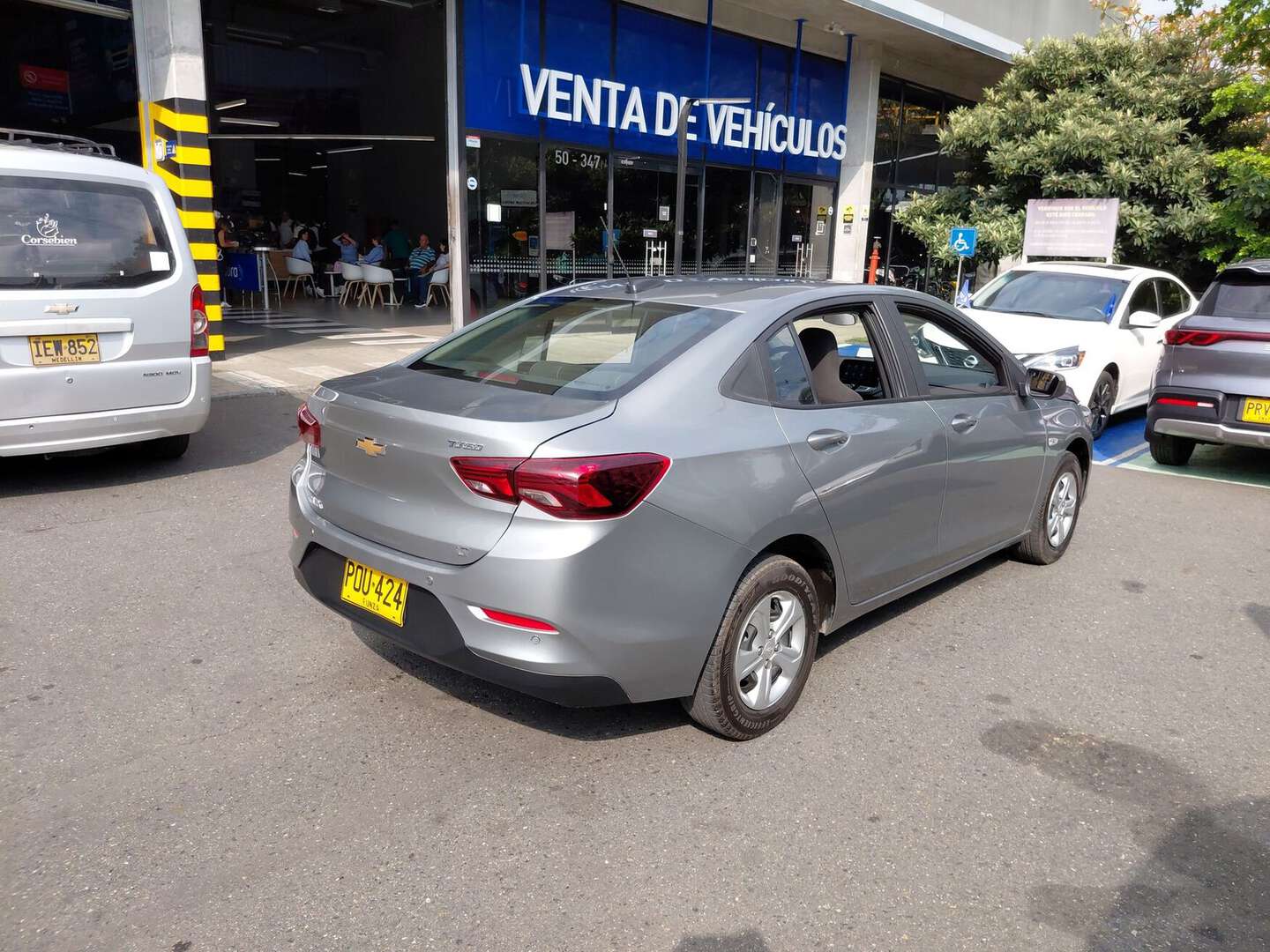 Chevrolet - Onix - 2025