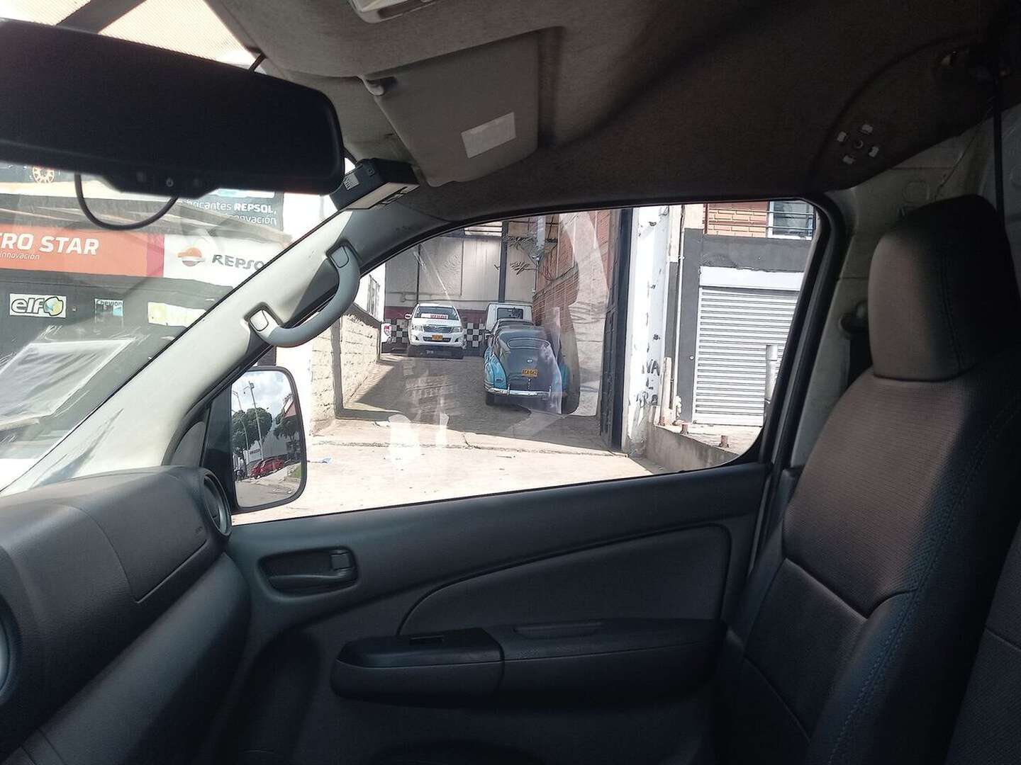 Nissan - Urvan - 2019