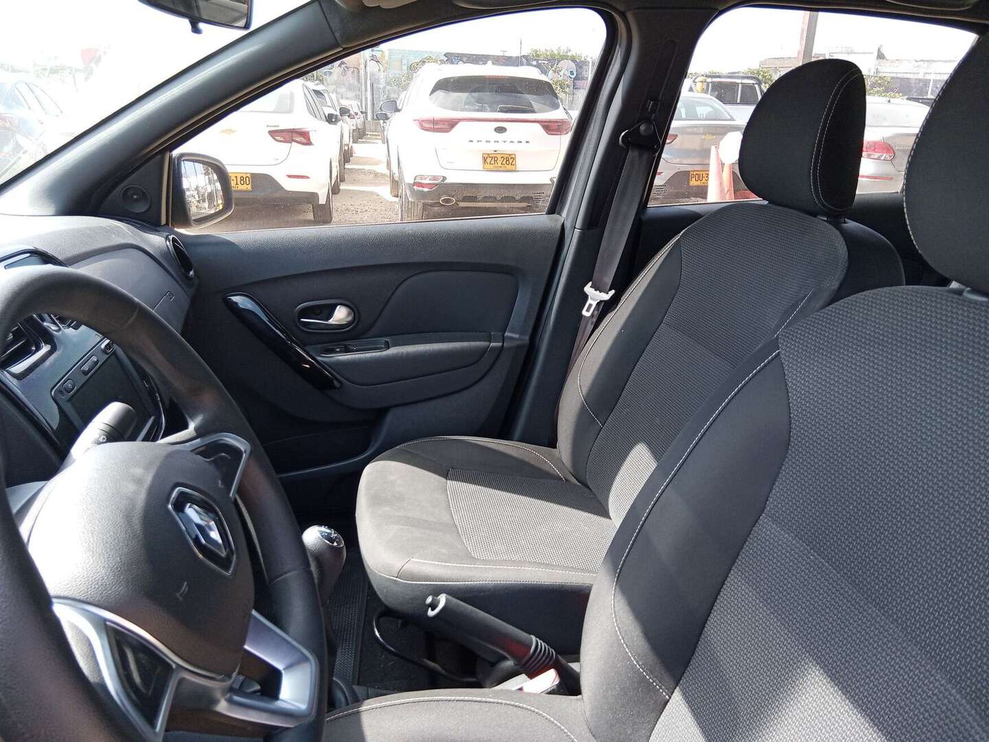 Renault - Logan - 2025