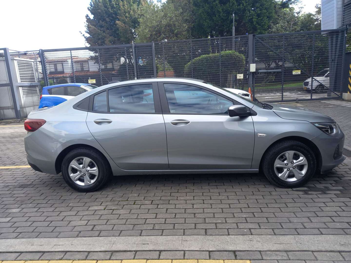 Chevrolet - Onix - 2025