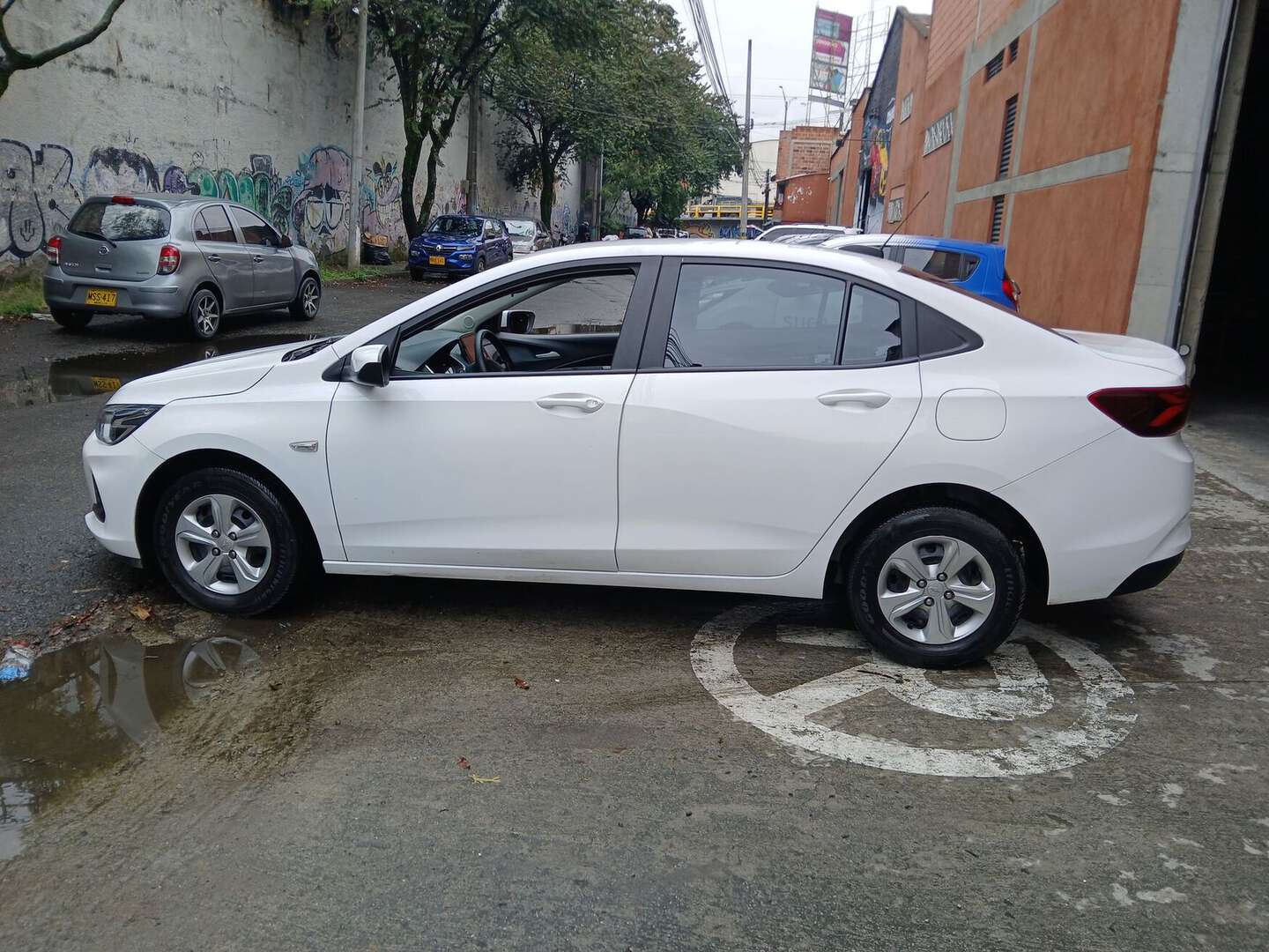 Chevrolet - Onix - 2025