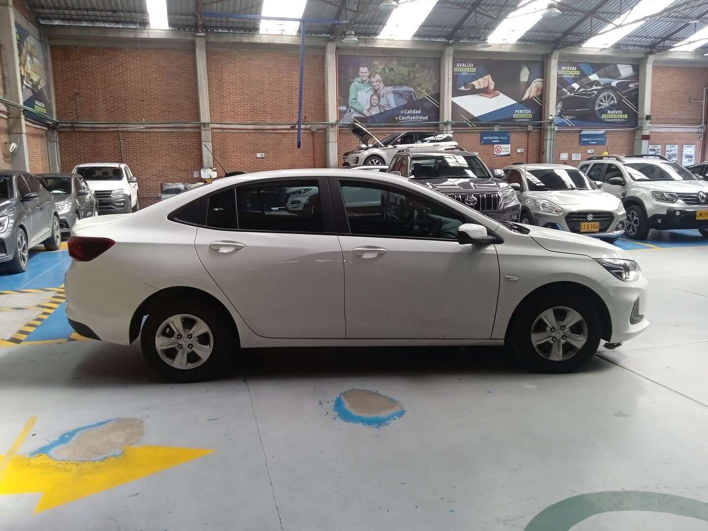 Chevrolet - Onix - 2025