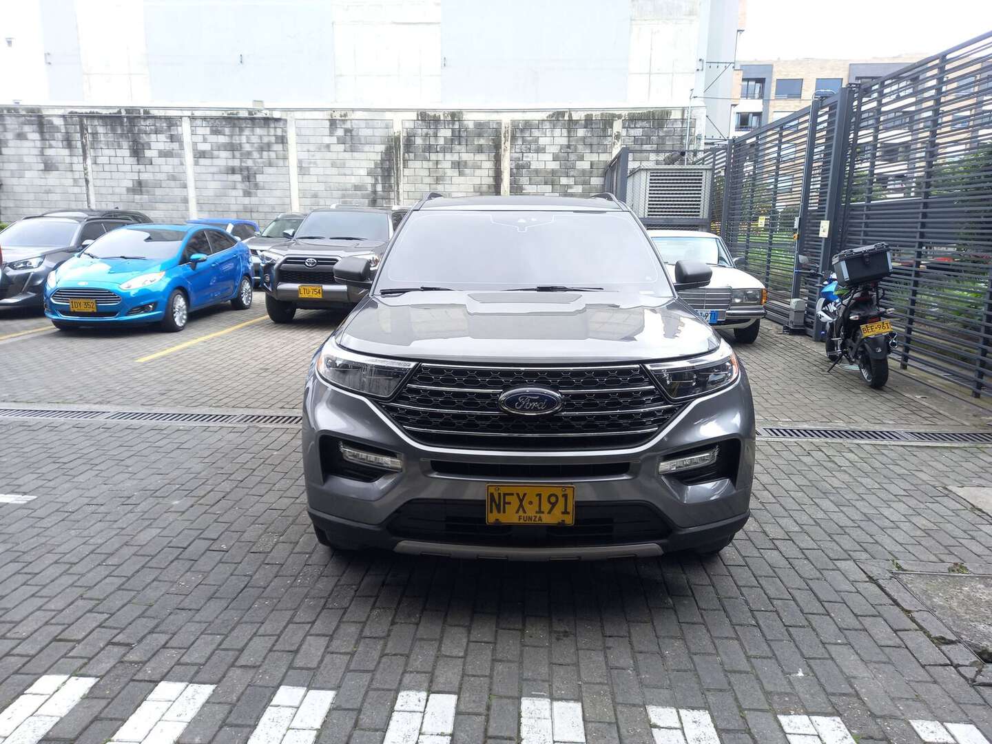 Ford - Explorer - 2023