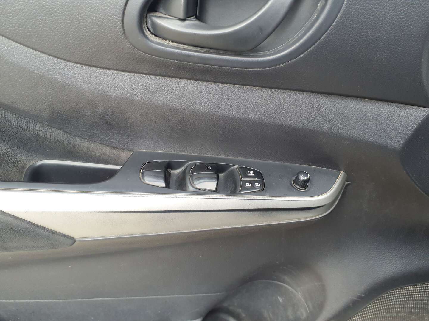 Nissan - Frontier - 2021