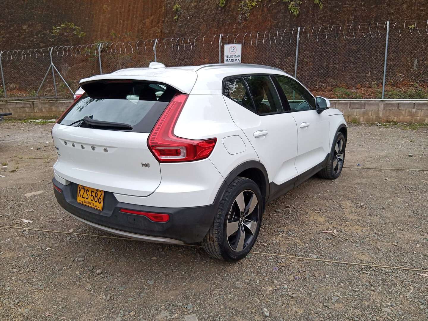 Volvo - XC40 - 2022