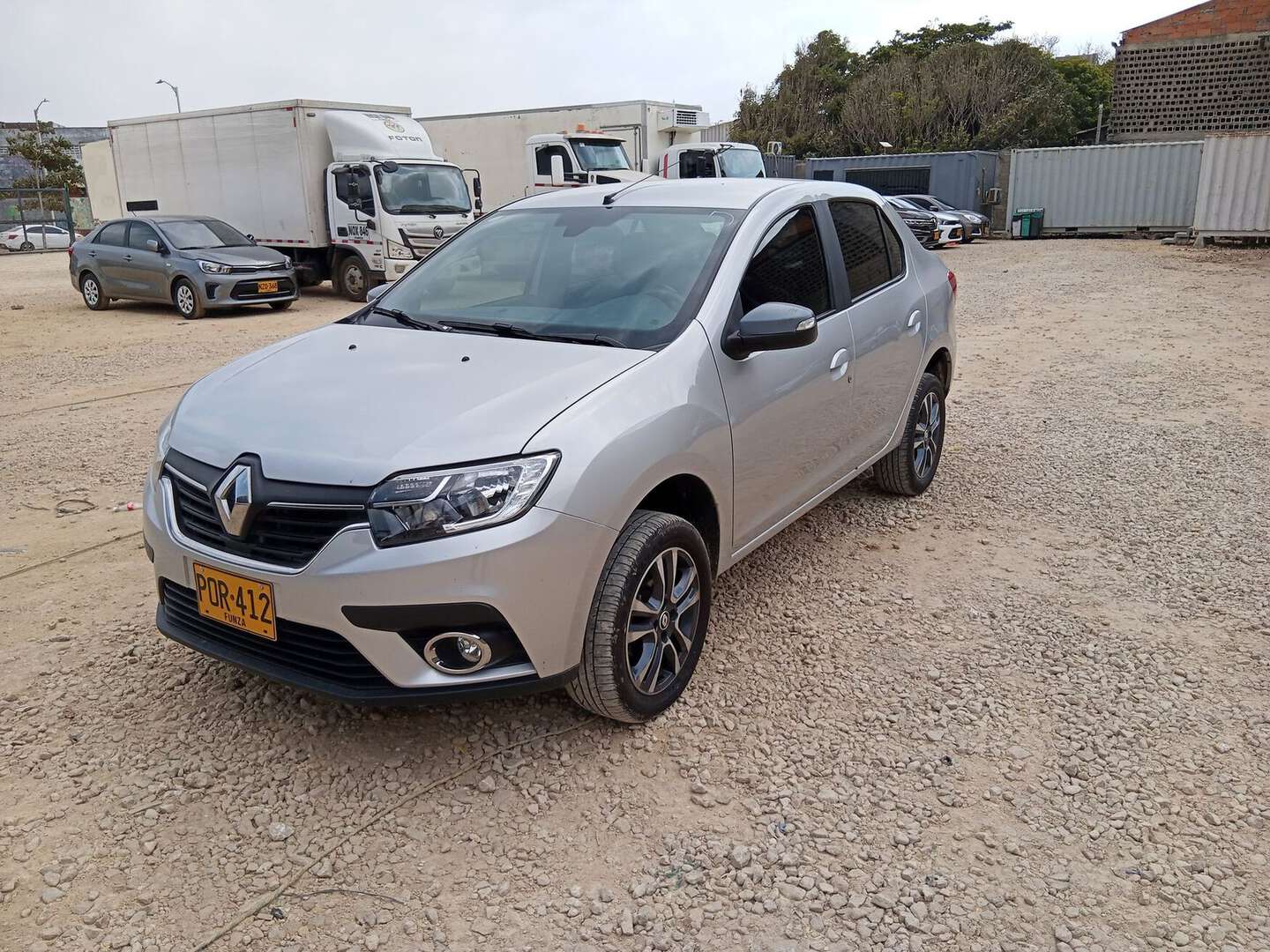 Renault - Logan - 2026
