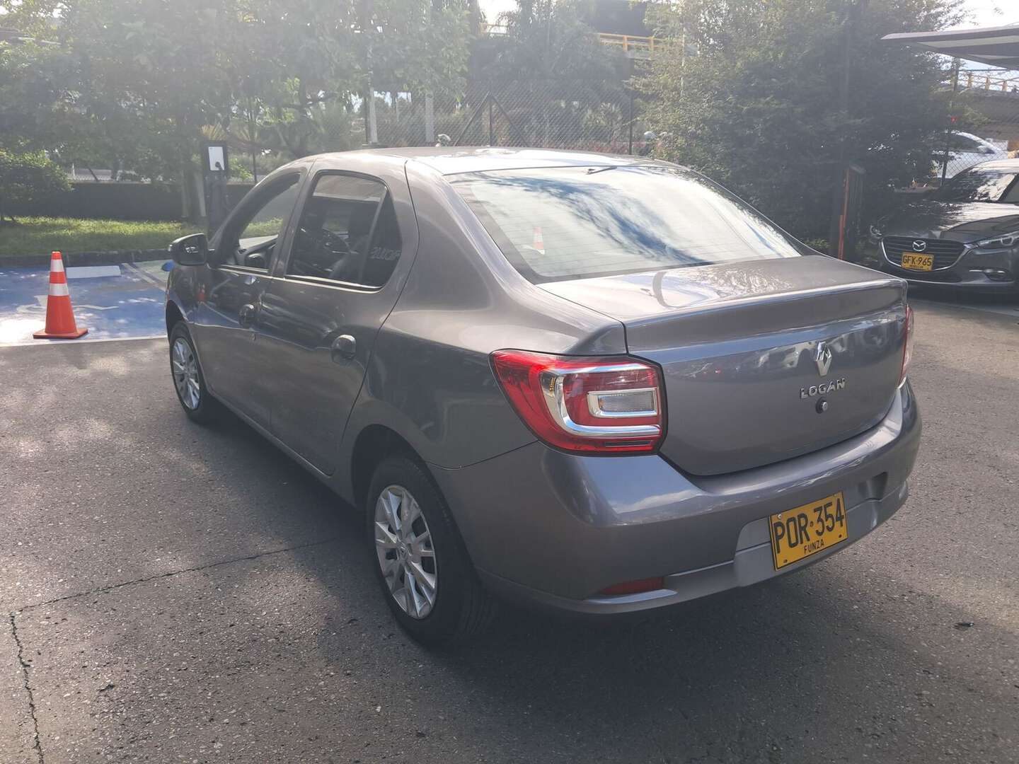 Renault - Logan - 2025