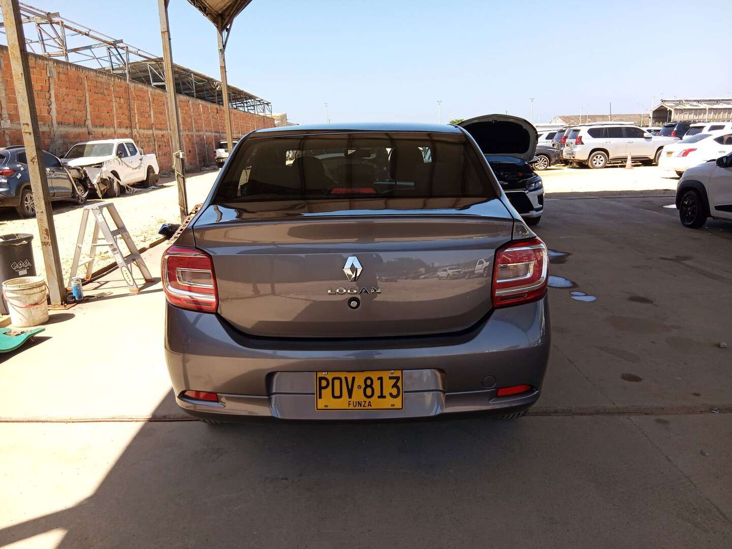 Renault - Logan - 2026