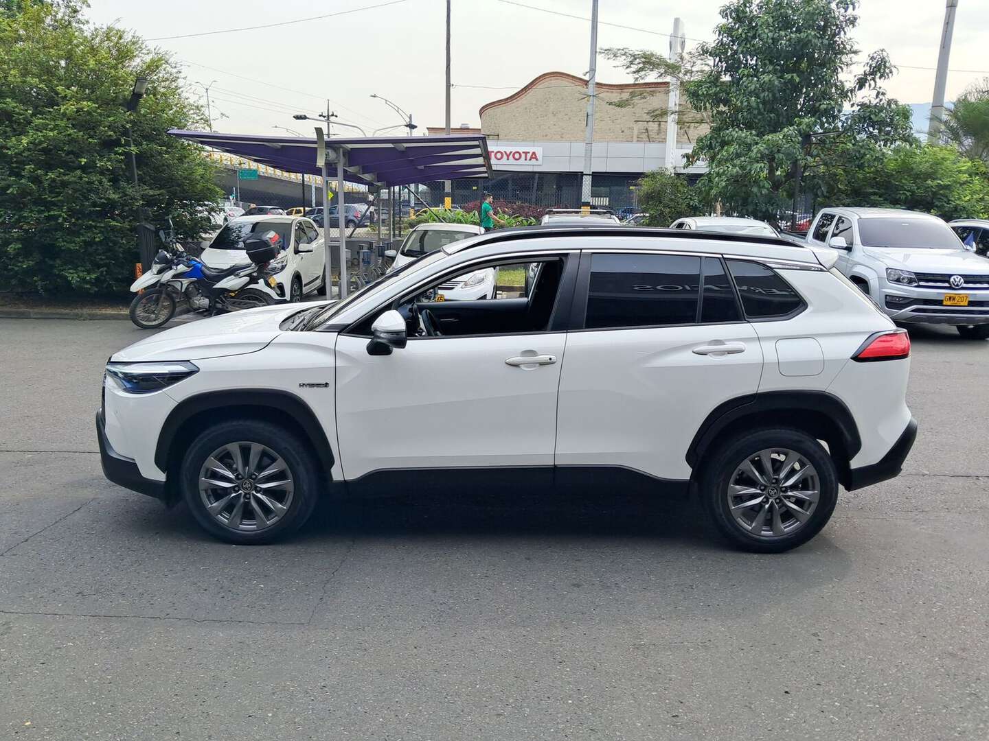Toyota - Corolla Cross - 2023