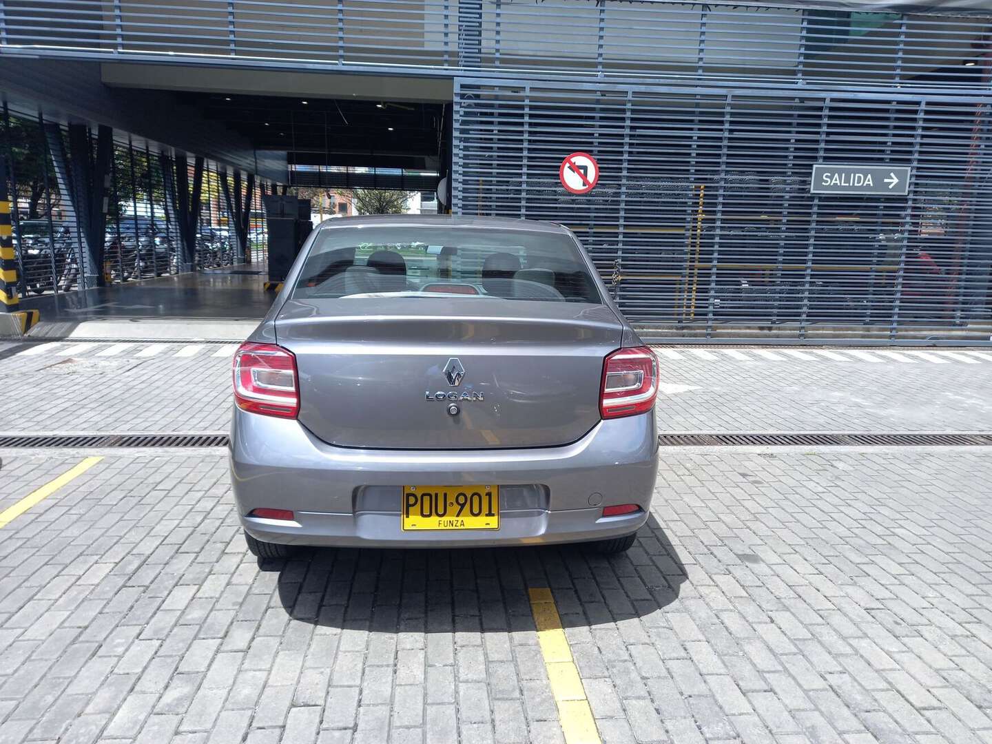 Renault - Logan - 2026