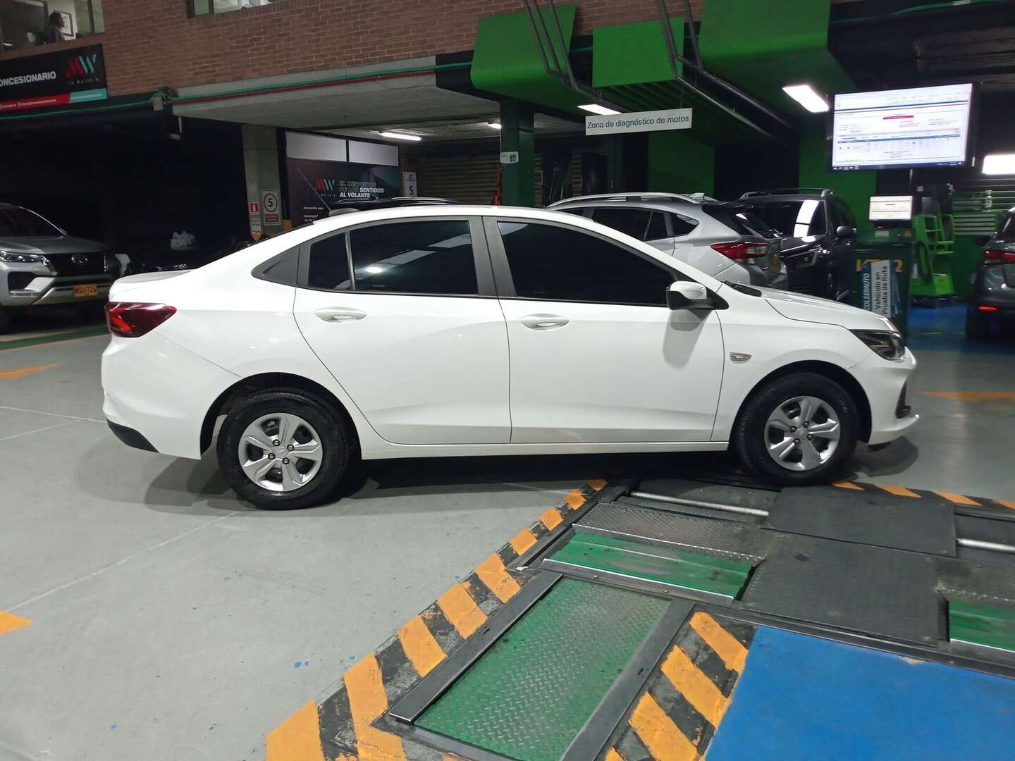 Chevrolet - Onix - 2024
