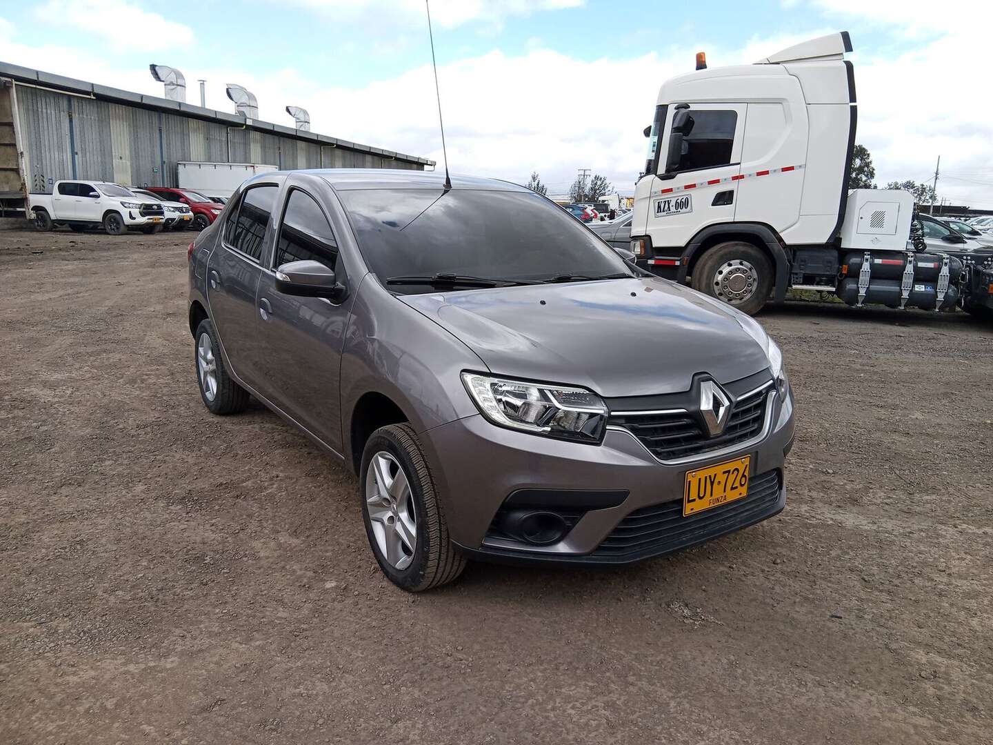 Renault - Logan - 2023