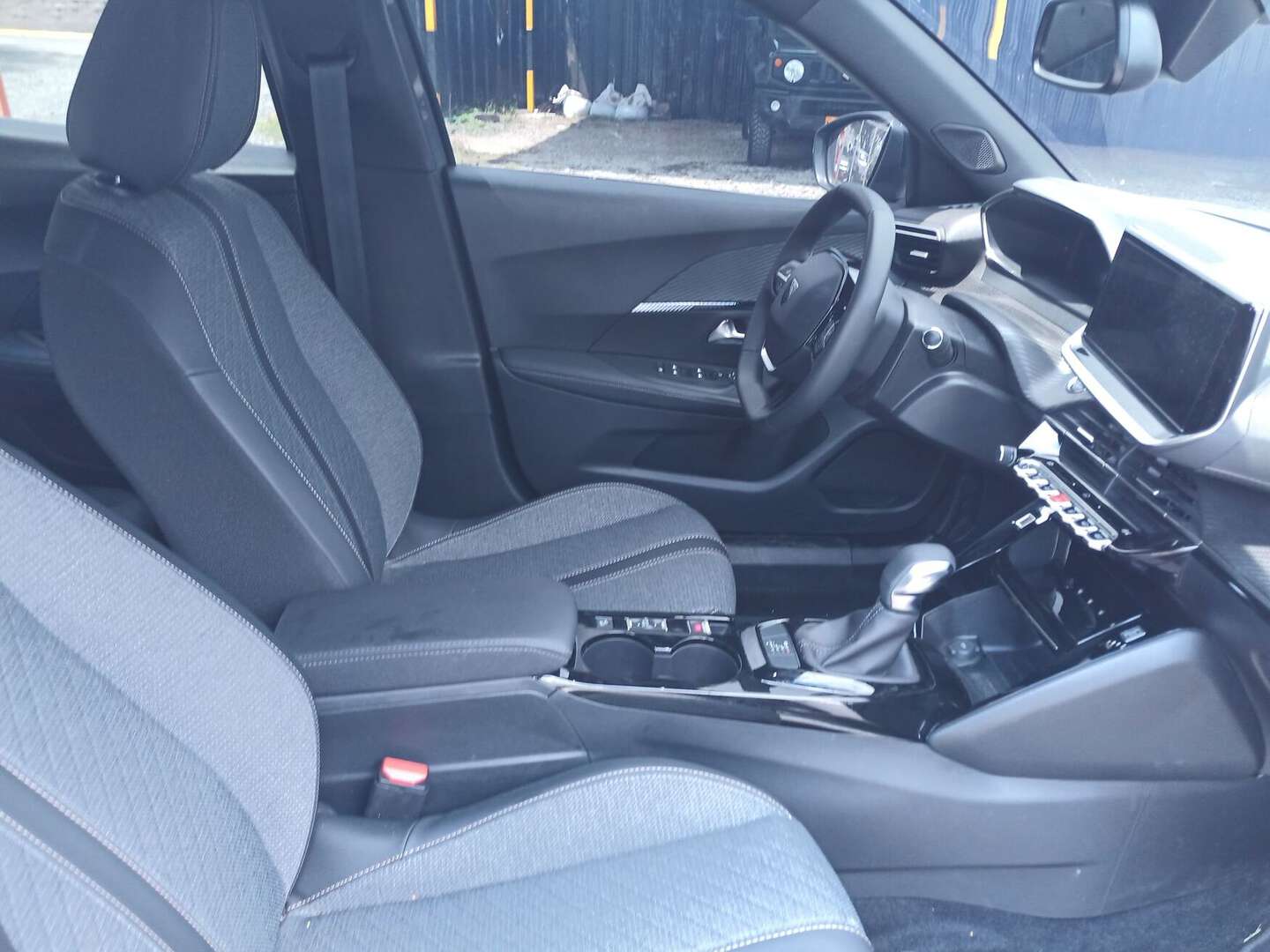 Peugeot - 2008 - 2025