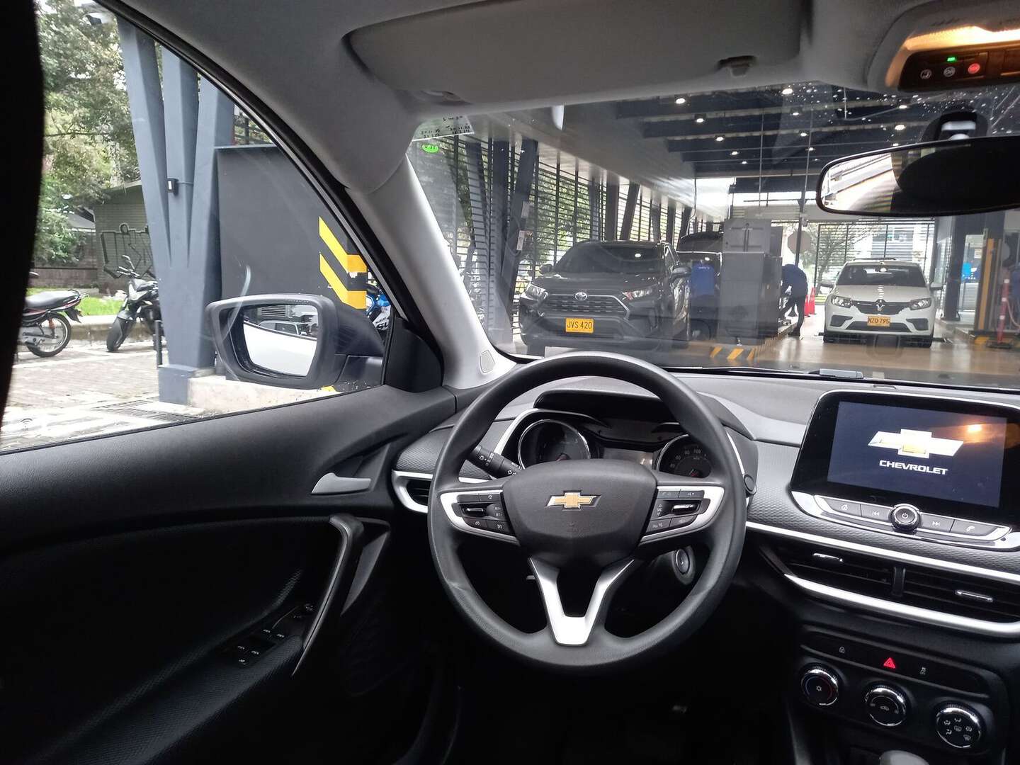 Chevrolet - Tracker - 2025