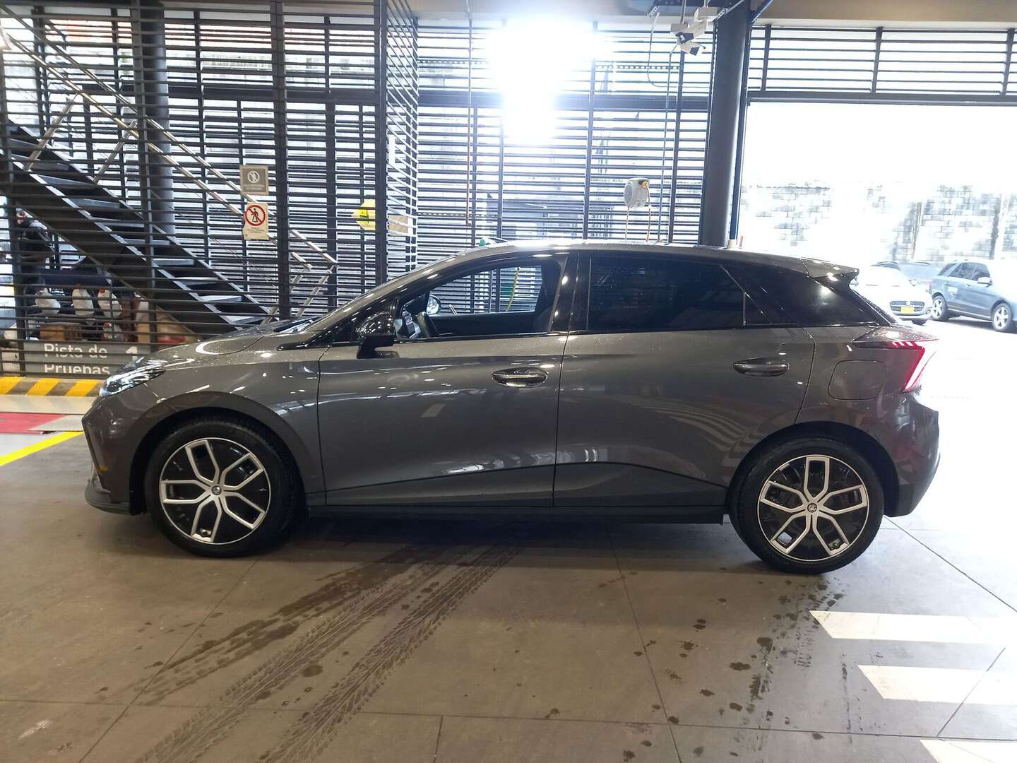 MG - Cross - 2025