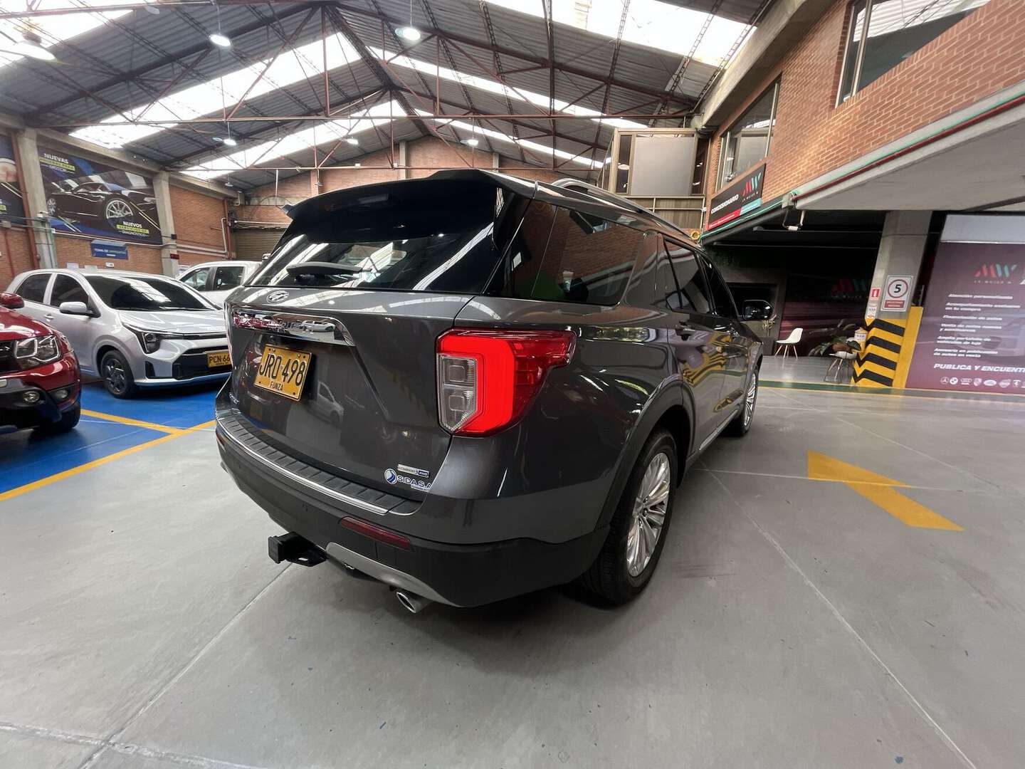 Ford - Explorer - 2021