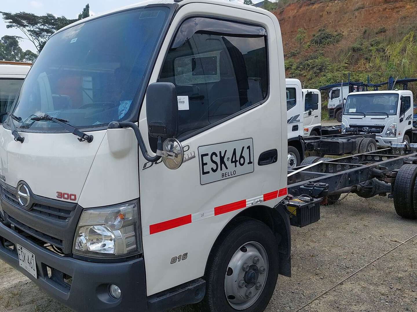 Hino - Dutro - 2017