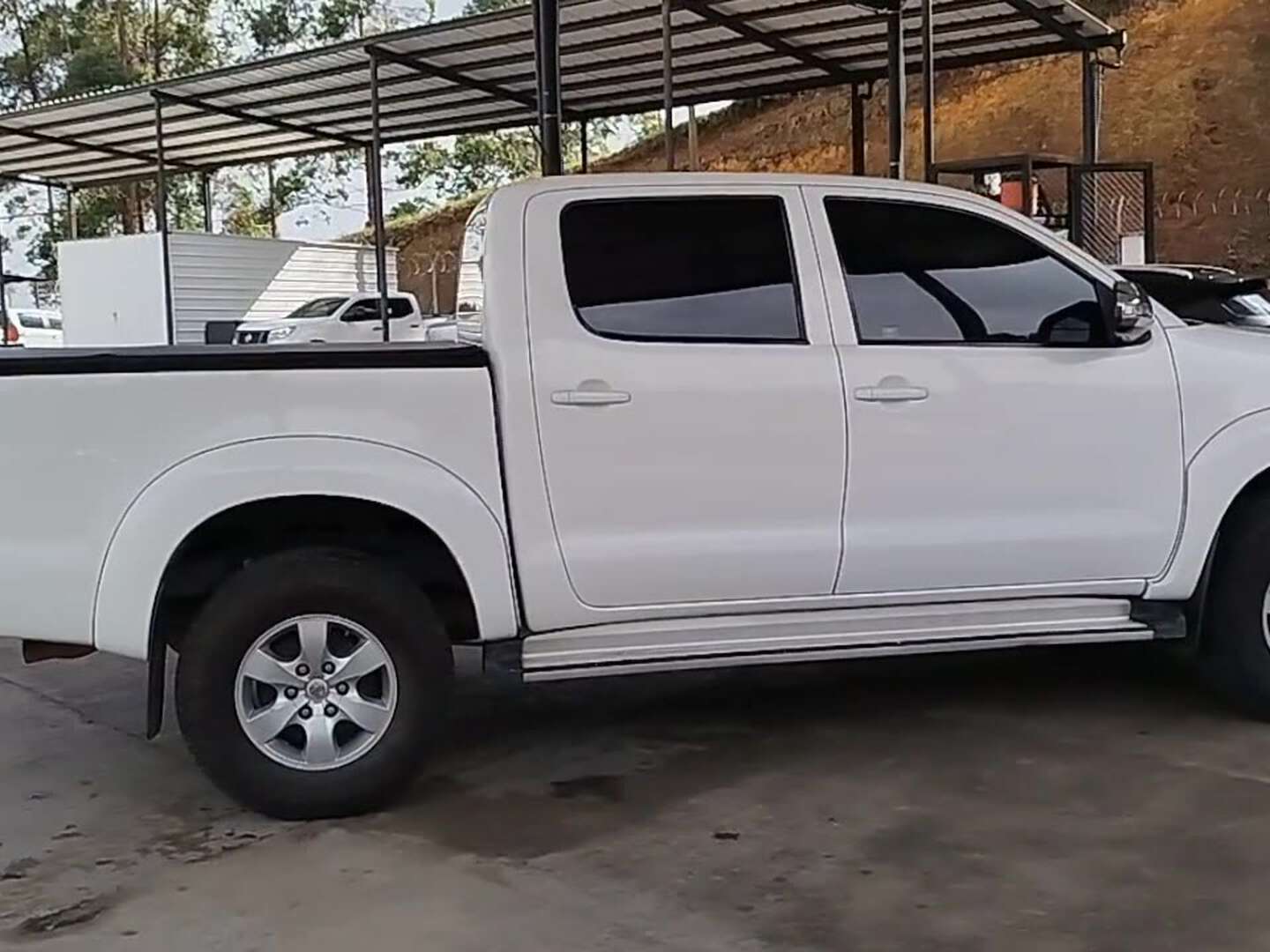 Toyota - Hilux - 2016