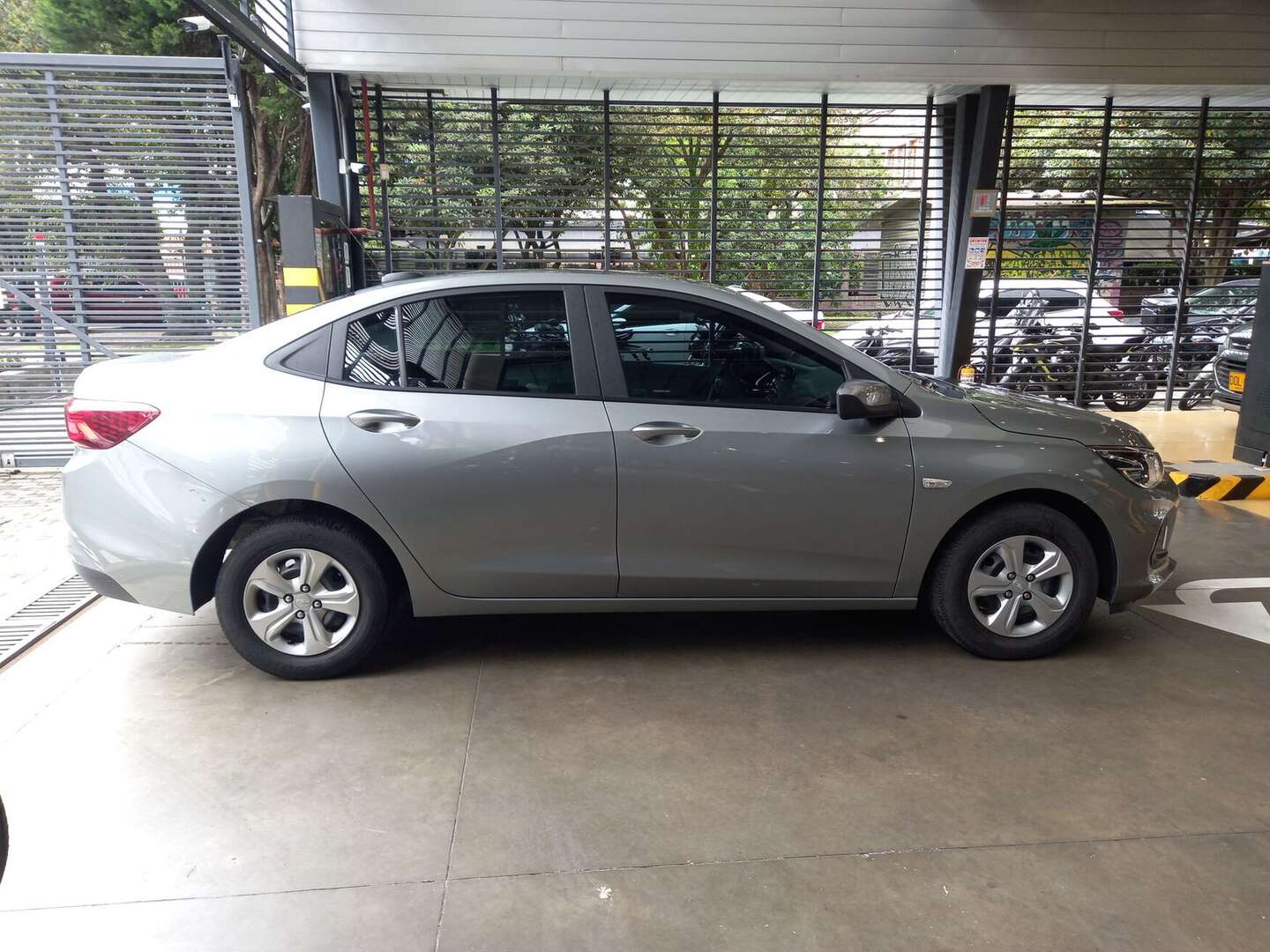 Chevrolet - Onix - 2025