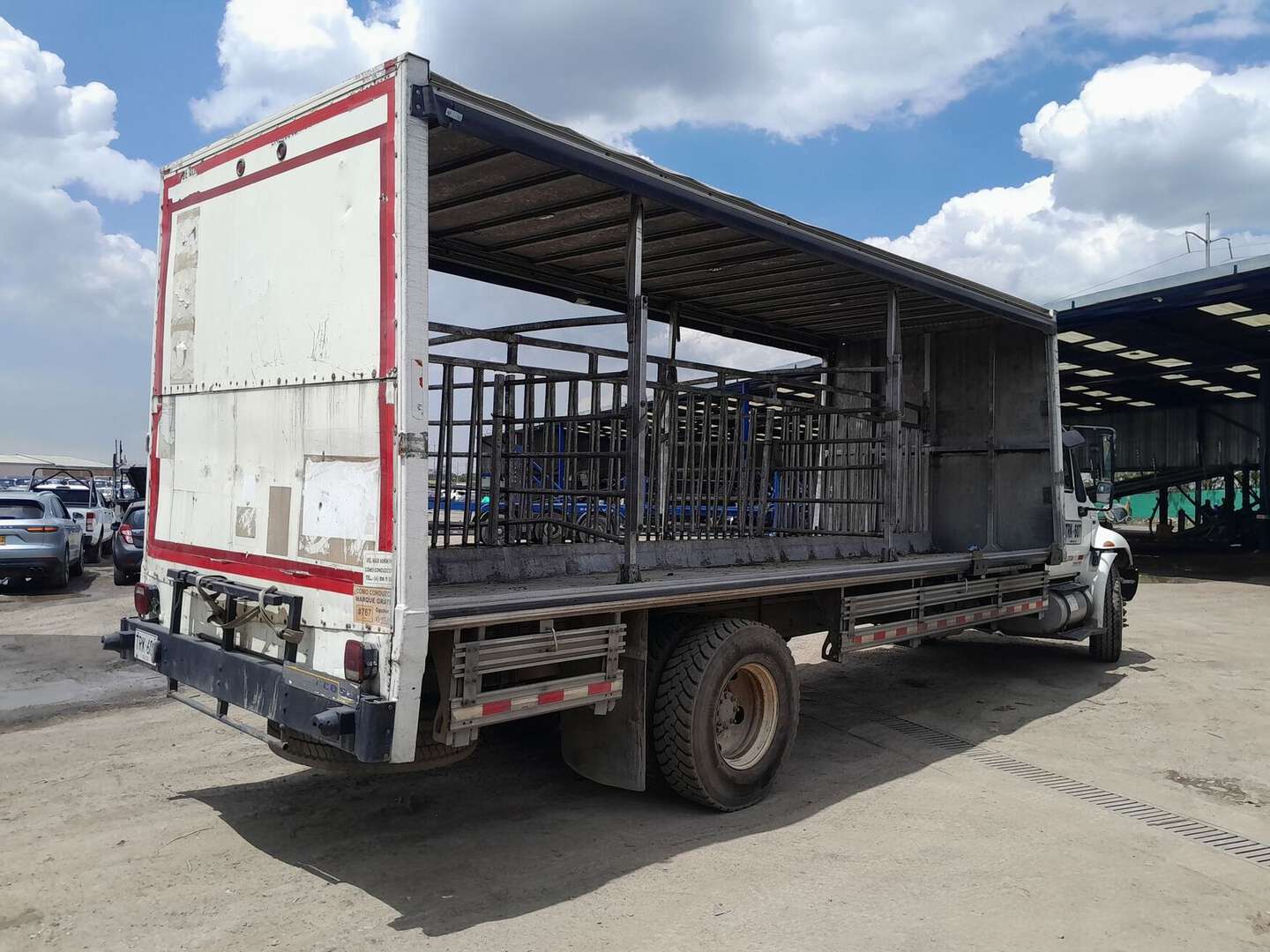 International - 4300 - 2013