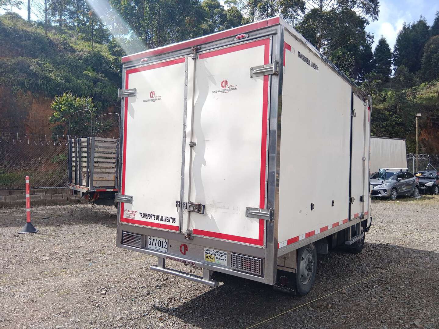 Hino - Dutro - 2020