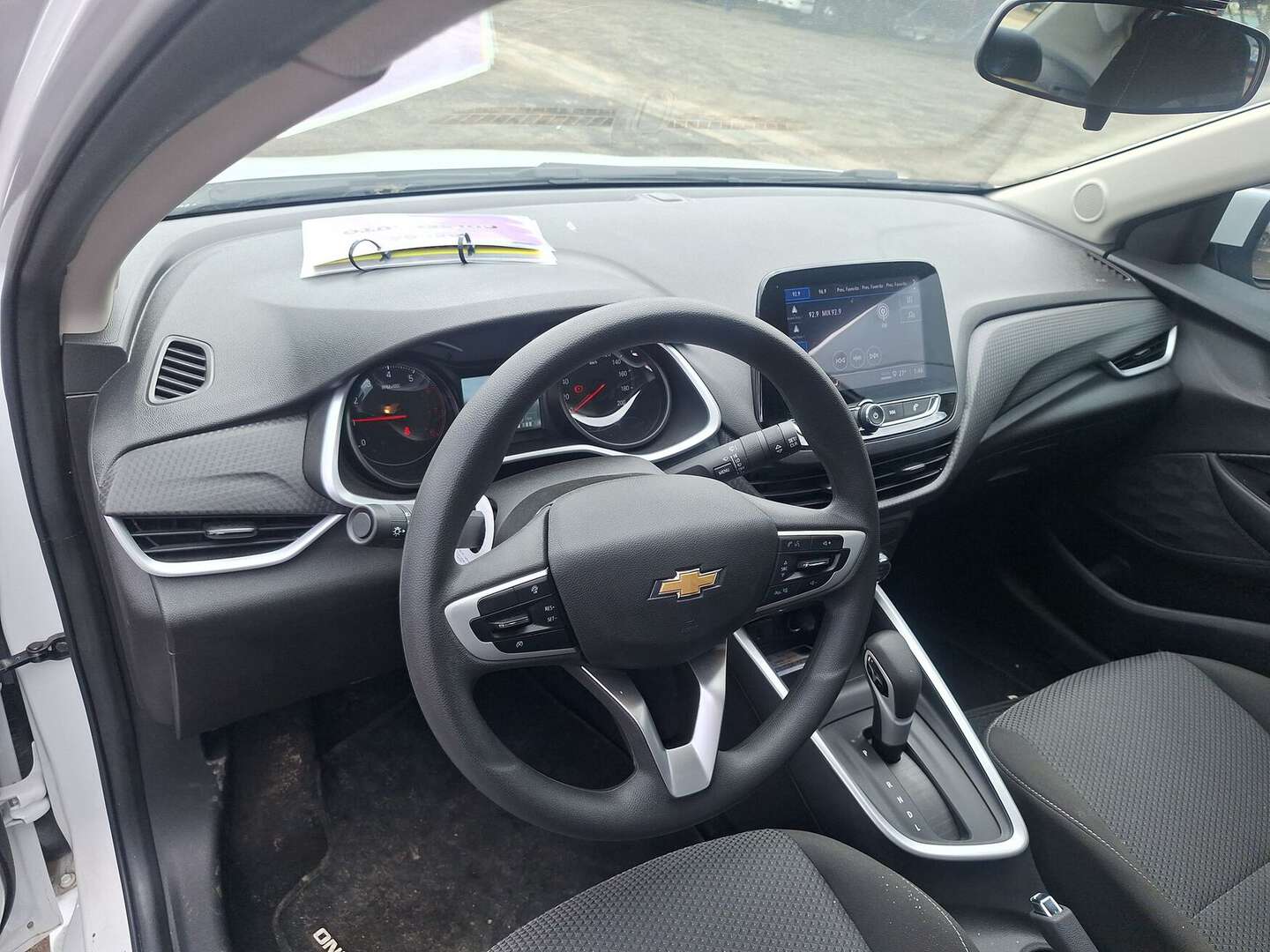 Chevrolet - Onix - 2025