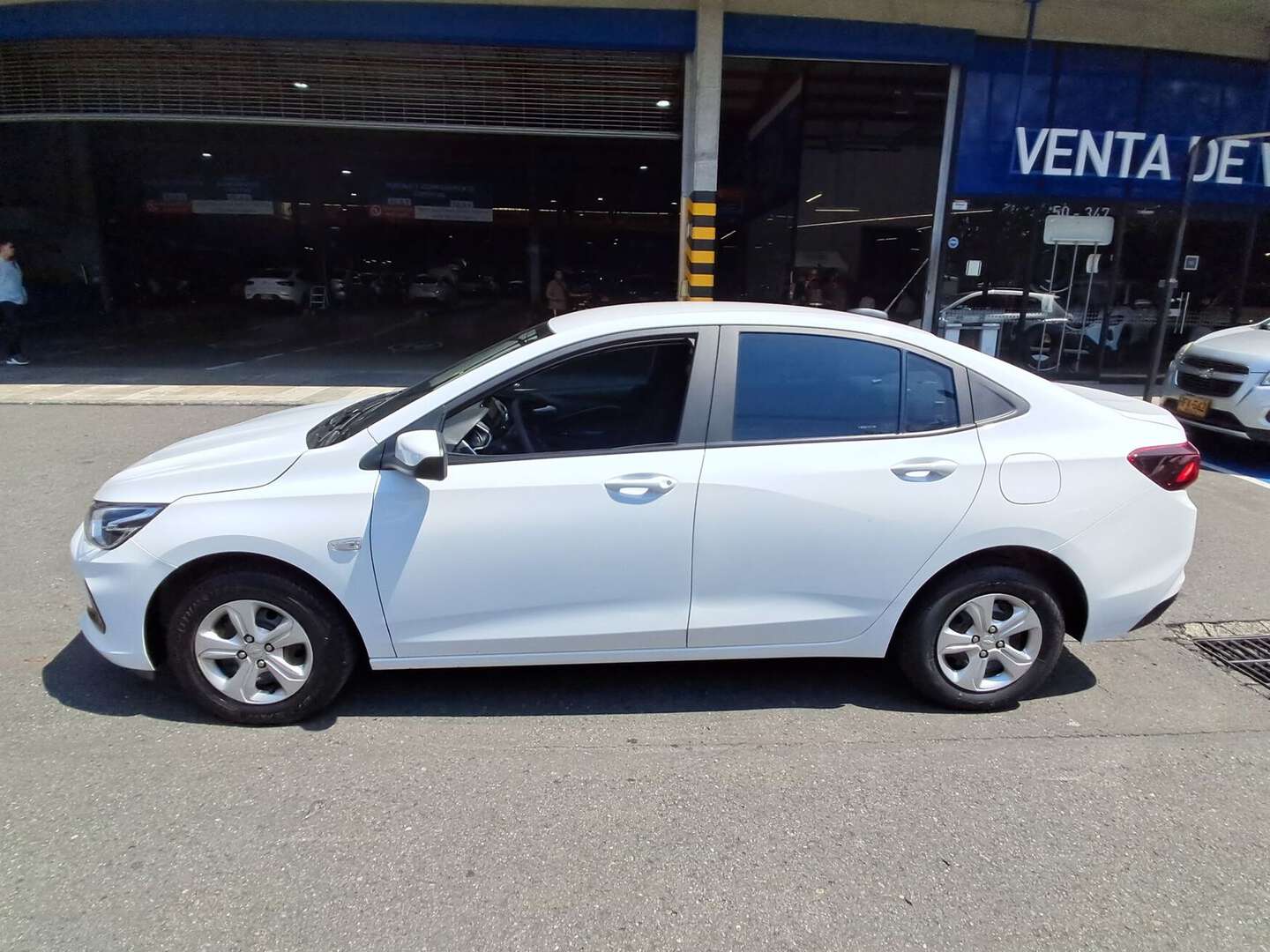 Chevrolet - Onix - 2025