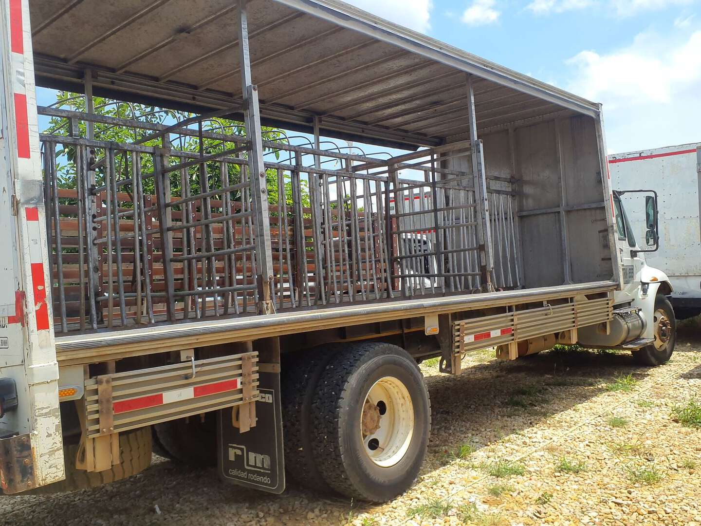 International - 4300 - 2013
