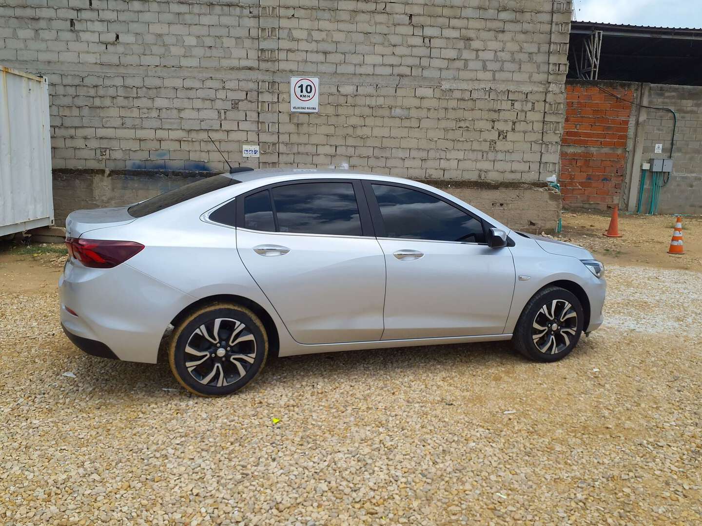 Chevrolet - Onix - 2023
