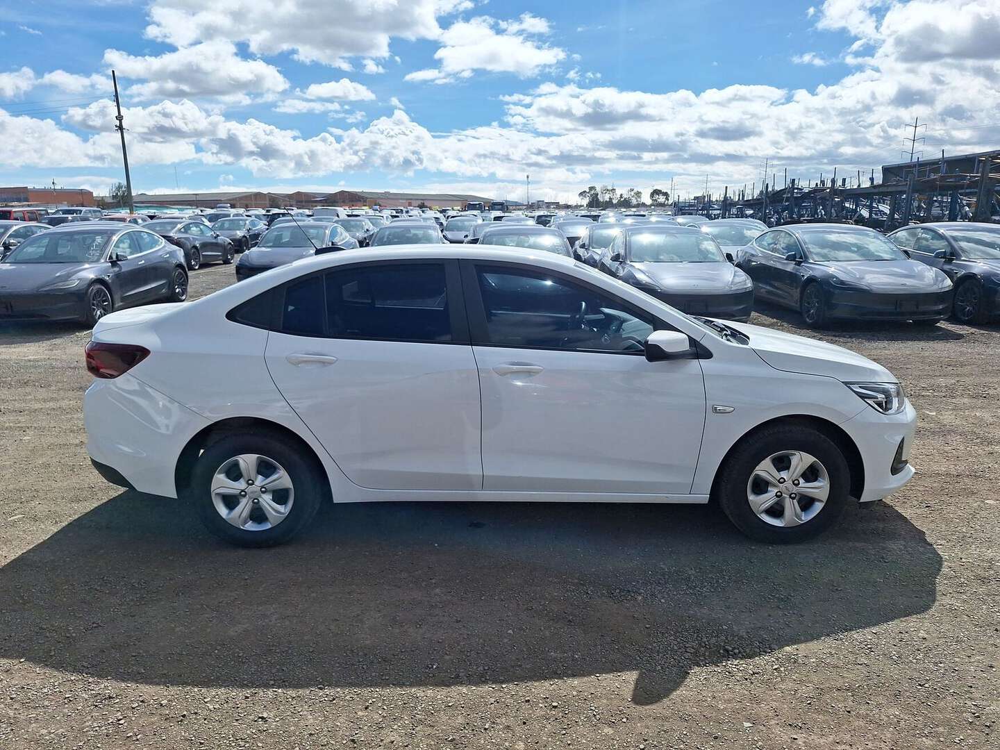 Chevrolet - Onix - 2025