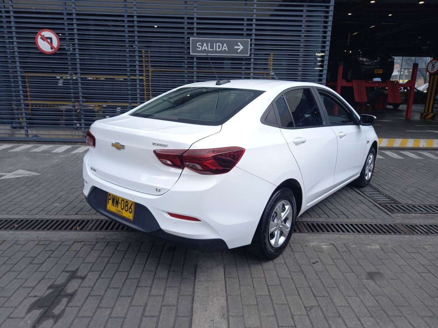 Chevrolet - Onix - 2025