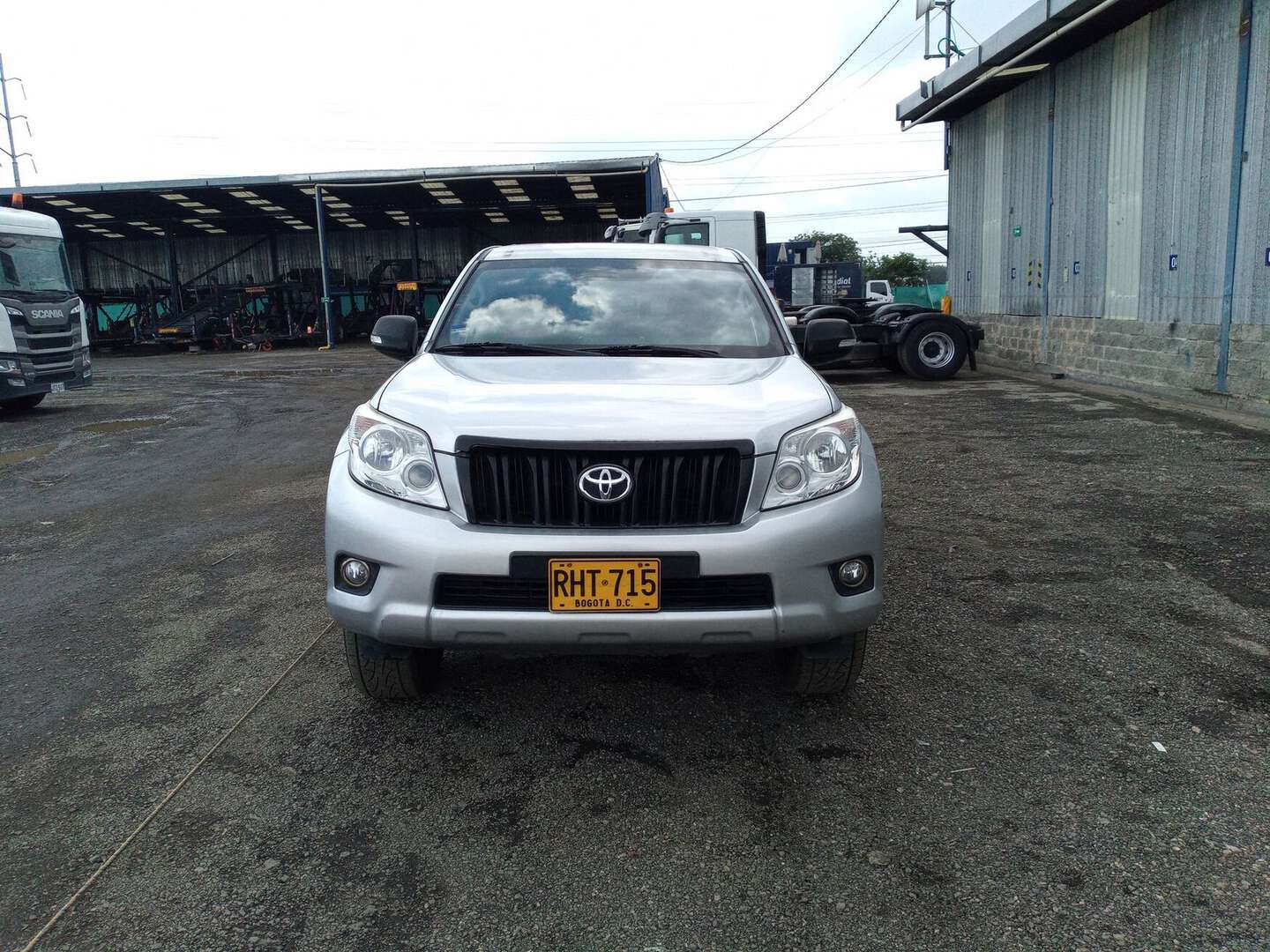 Toyota - Prado - 2011