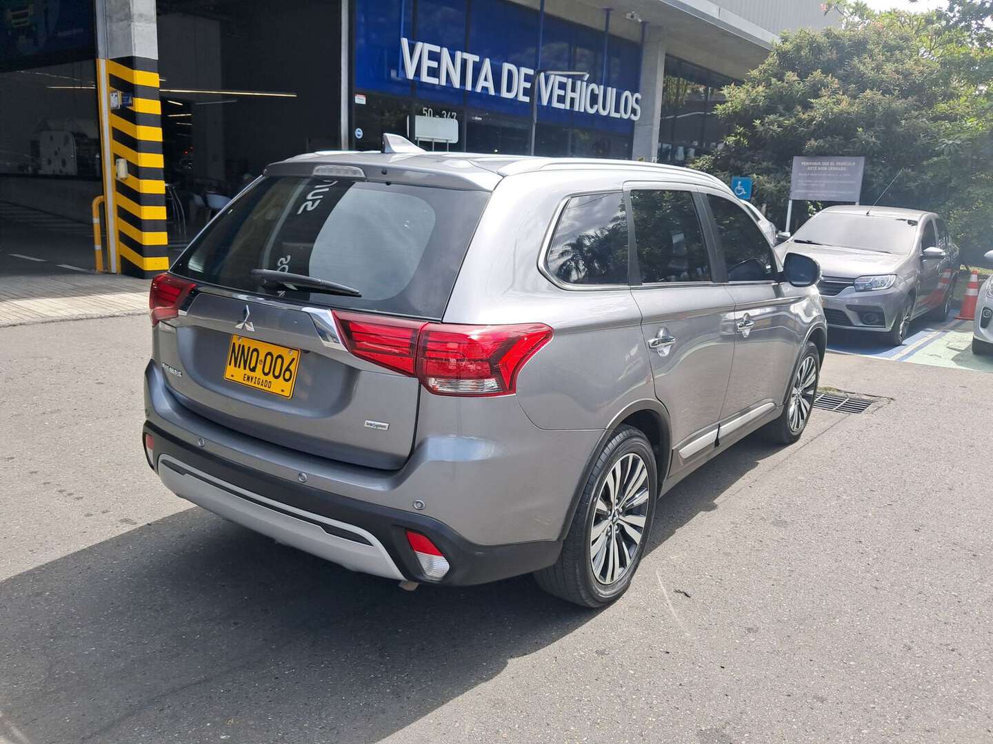 Mitsubishi - Outlander - 2024
