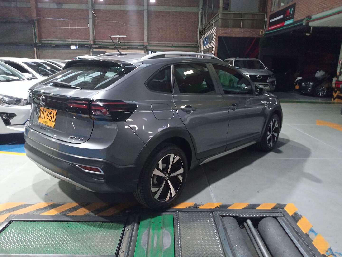 Volkswagen - Nivus - 2021