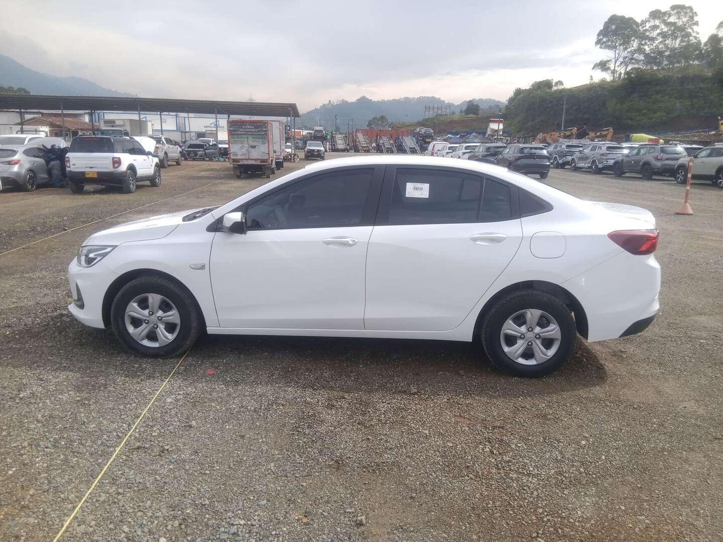 Chevrolet - Onix - 2025