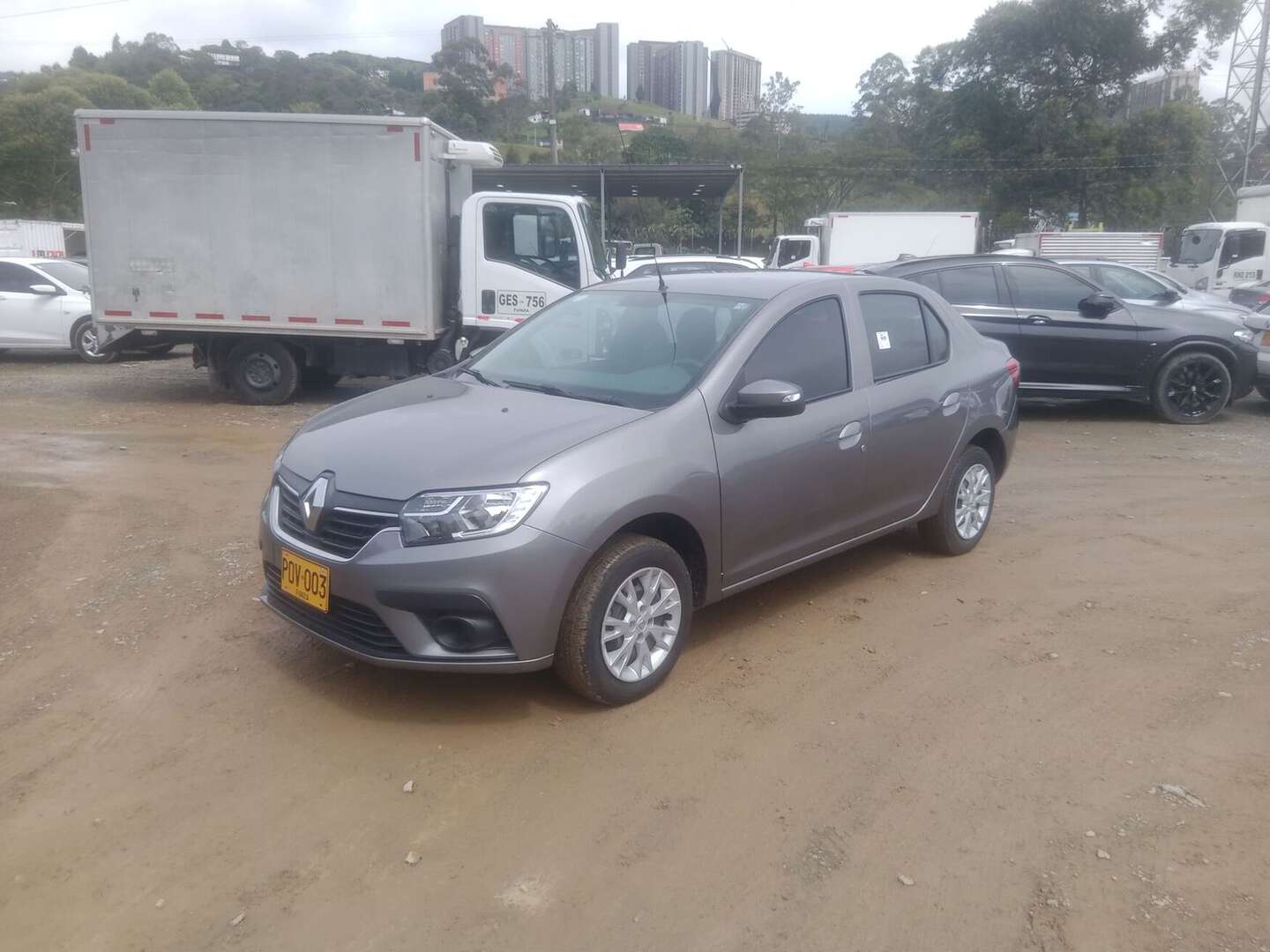 Renault - Logan - 2026