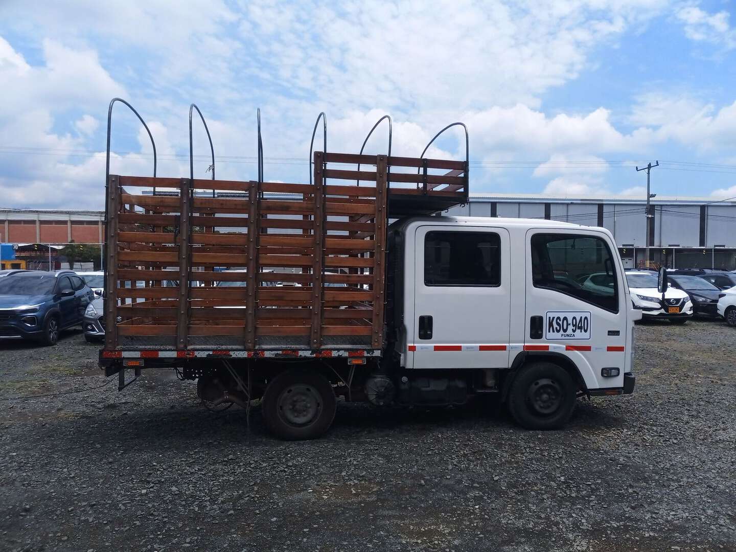 Chevrolet - NHR Doble - 2022