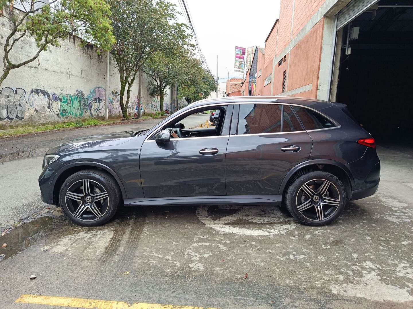 Mercedes Benz - GLC300 - 2026