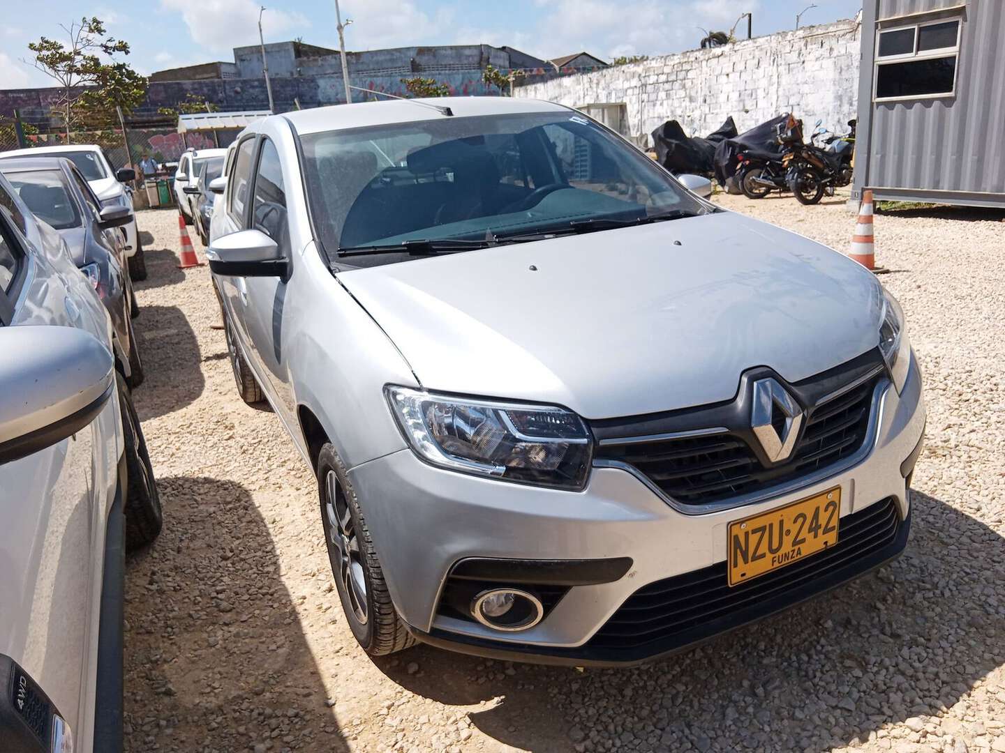 Renault - Logan - 2026