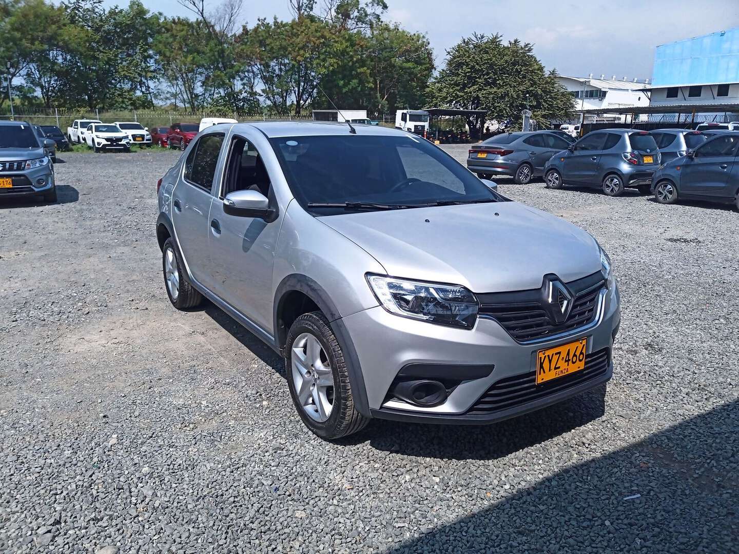 Renault - Logan - 2022