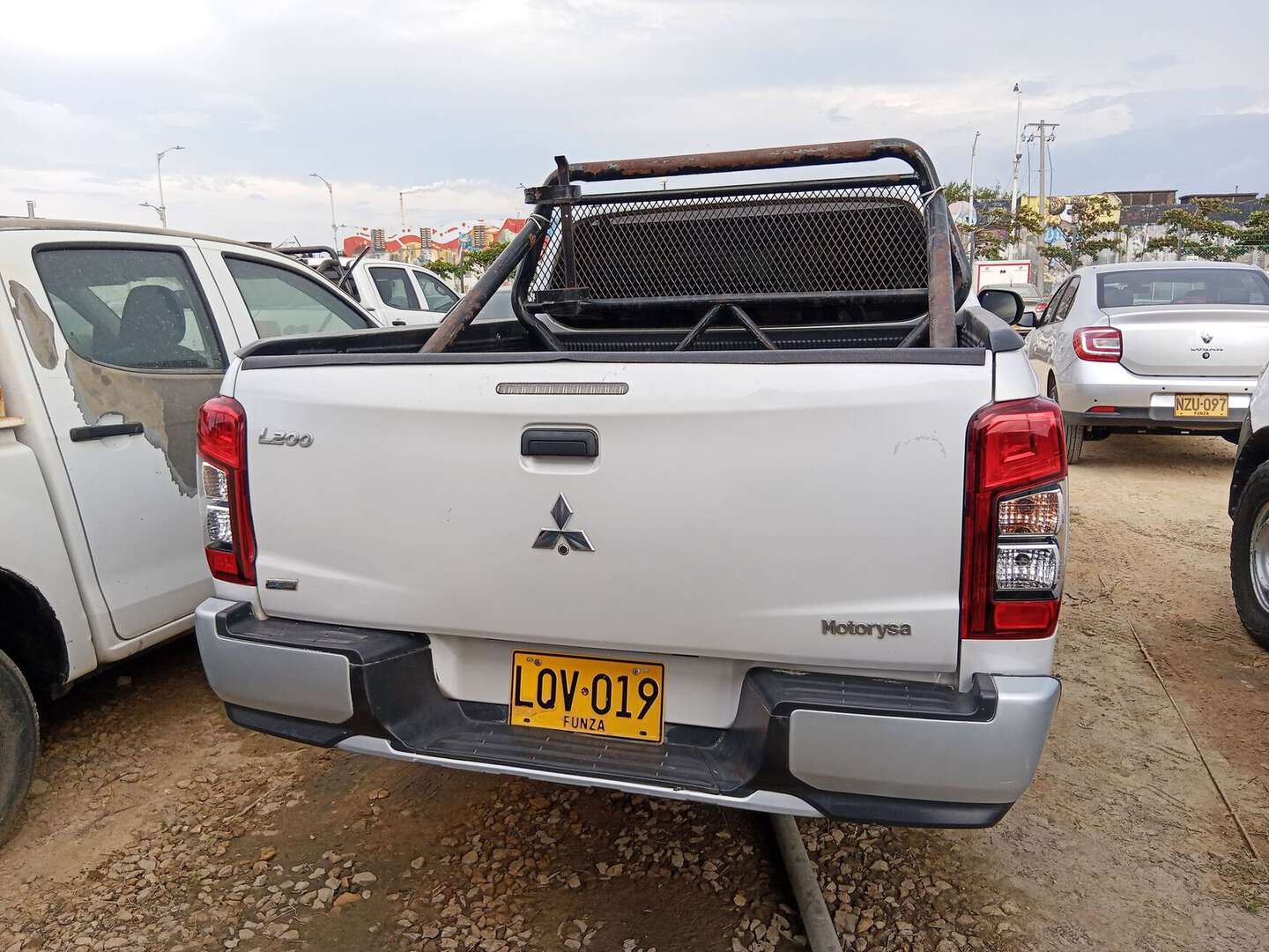 Mitsubishi - L200 - 2023