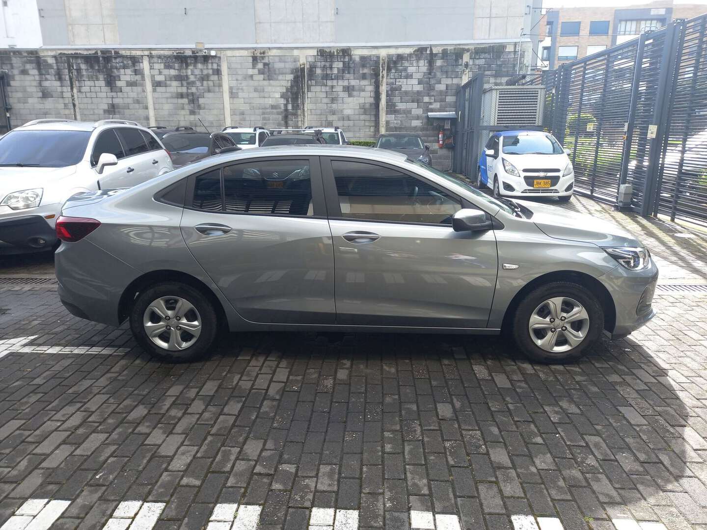 Chevrolet - Onix - 2025