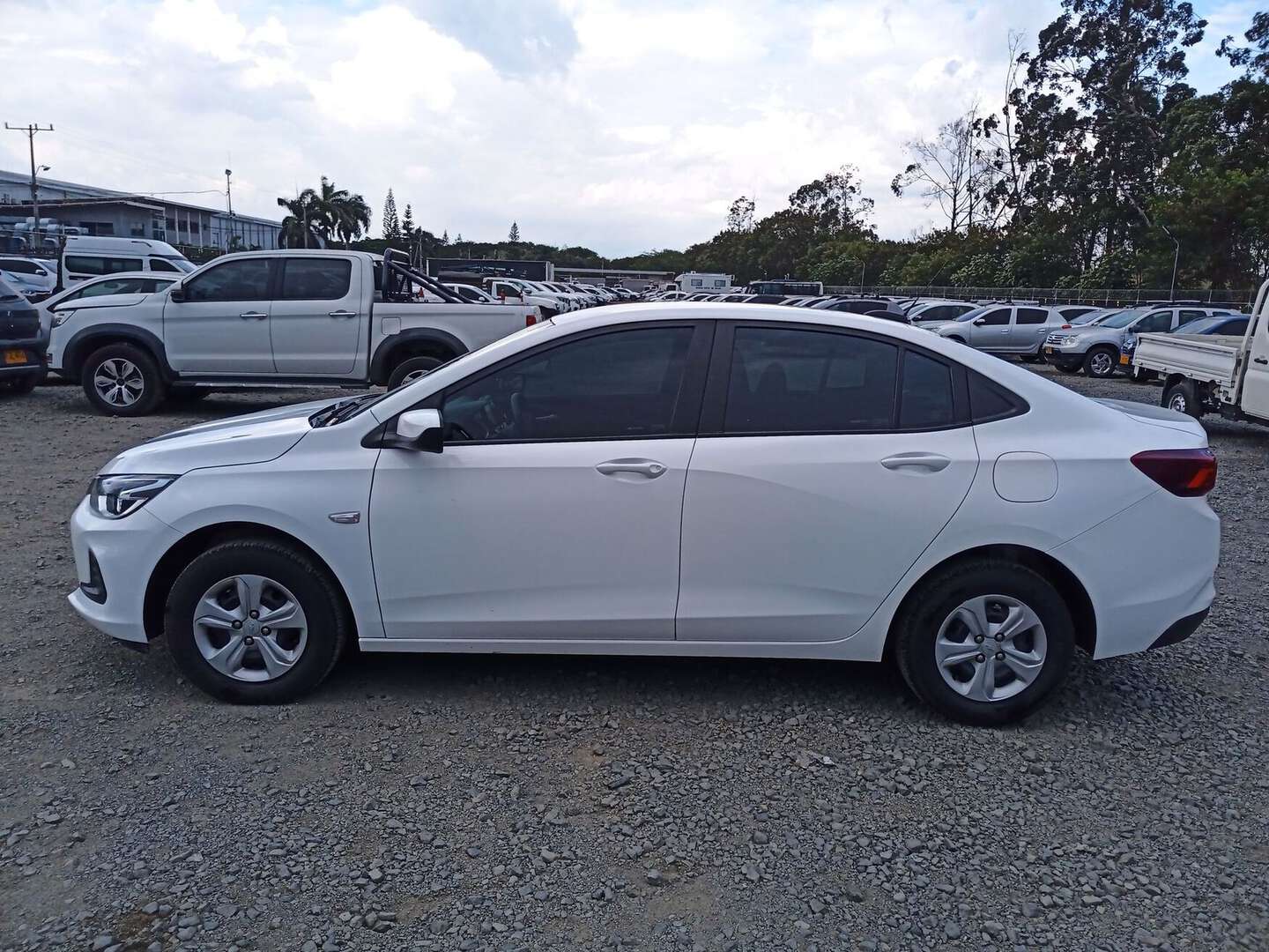 Chevrolet - Onix - 2025