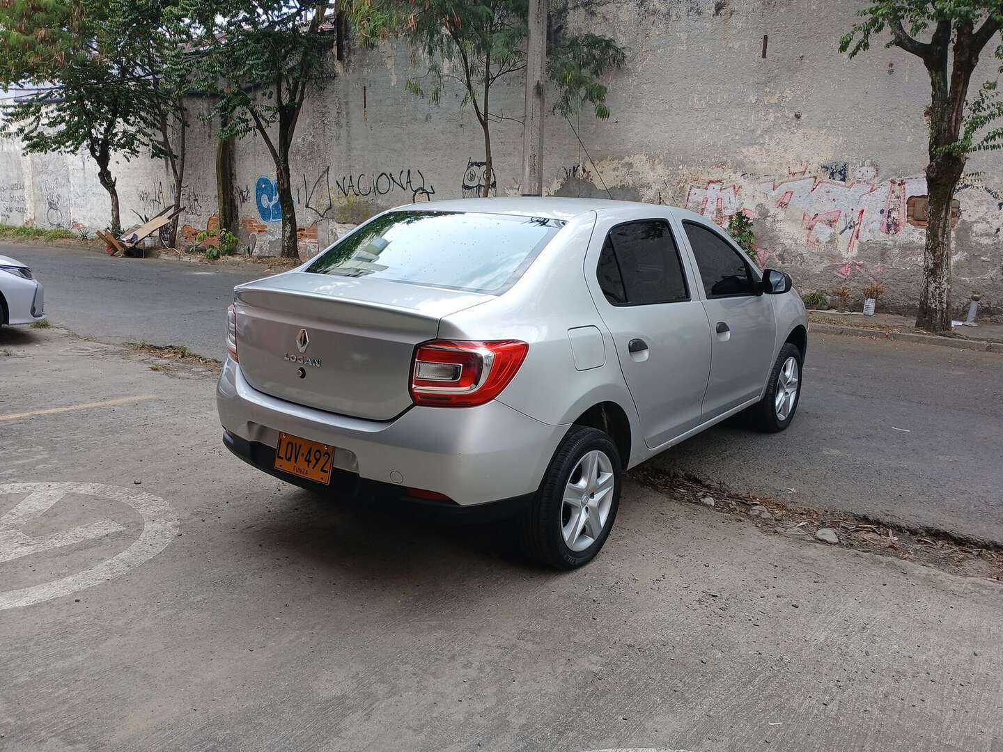 Renault - Logan - 2023