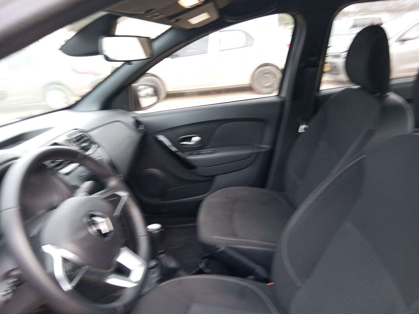 Renault - Logan - 2026