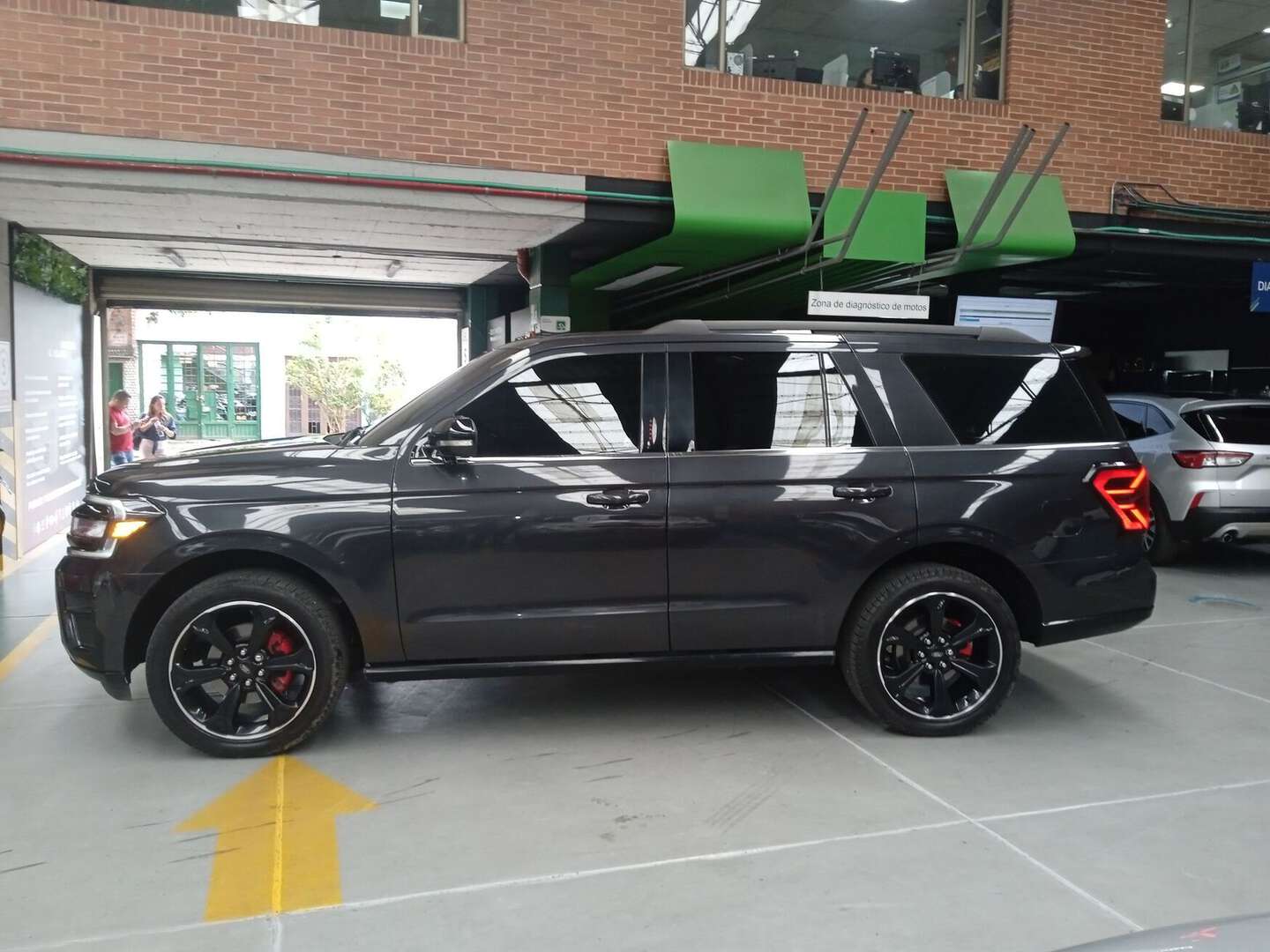 Ford - Expedition - 2024