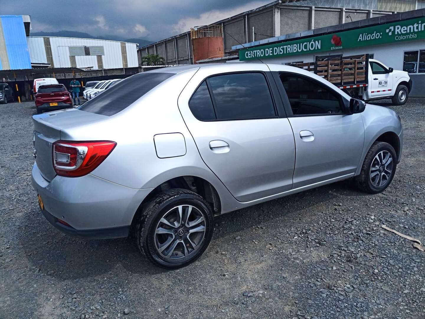 Renault - Logan - 2023