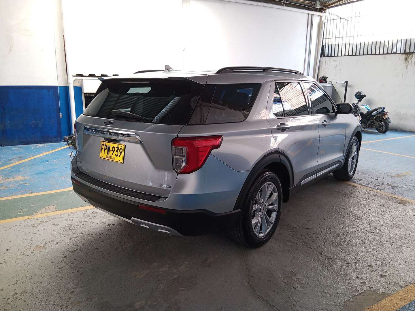 Ford - Explorer - 2020
