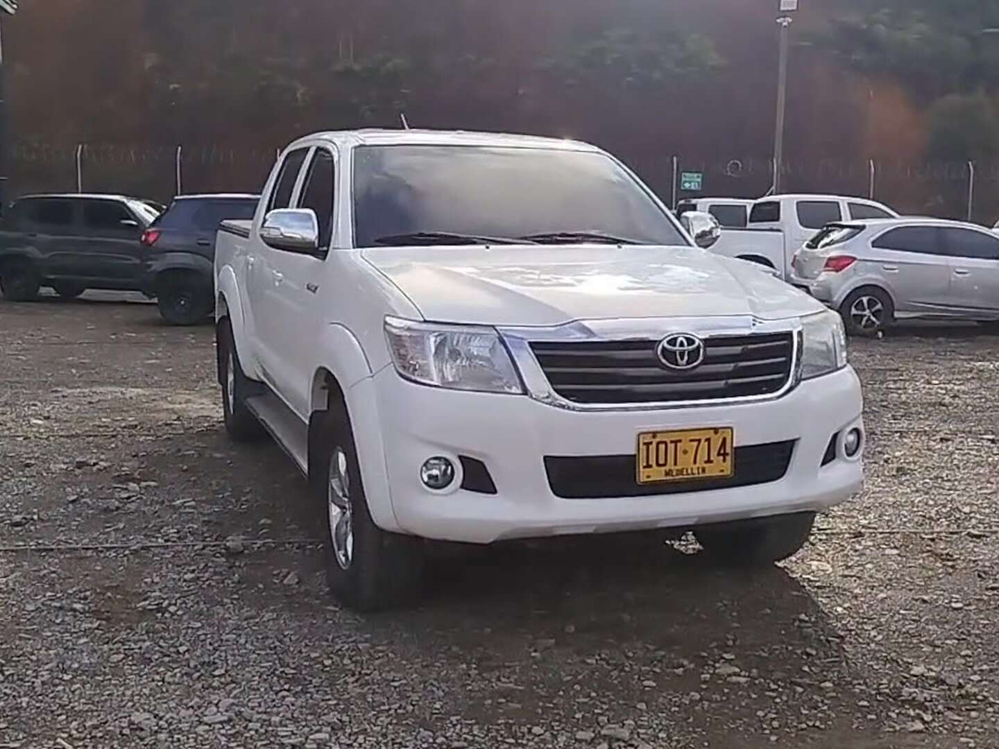 Toyota - Hilux - 2016